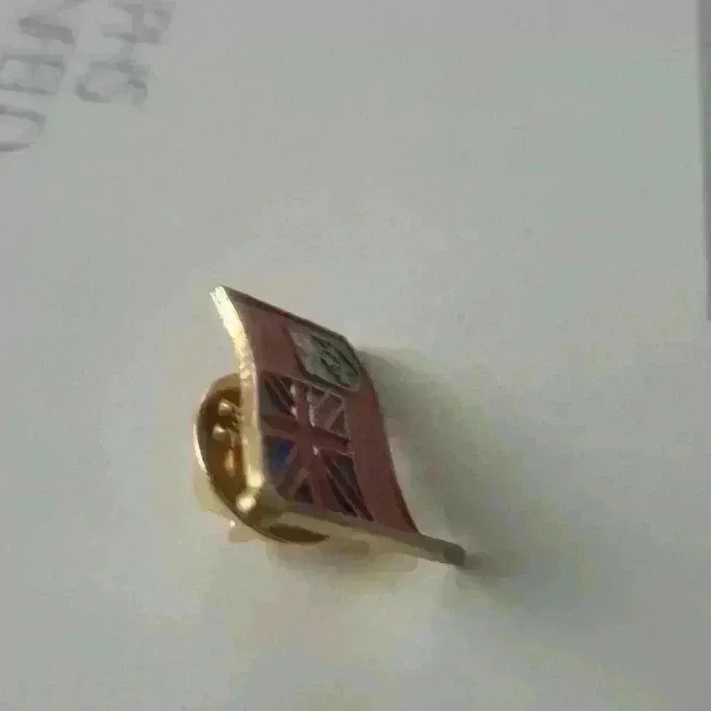 Vintage Collectible Provincial Flag of Ontario Colorful Metal Pinback Lapel Pin - Picture 3 of 3